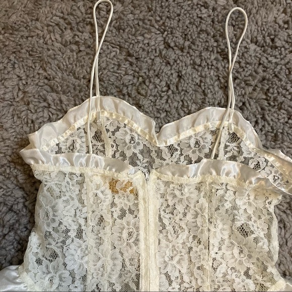 VINTAGE Gold Label VS White Lace Teddy Bodysuit - Picture 8 of 13
